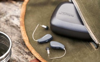 How long does the battery of a rechargeable hearing aid last?