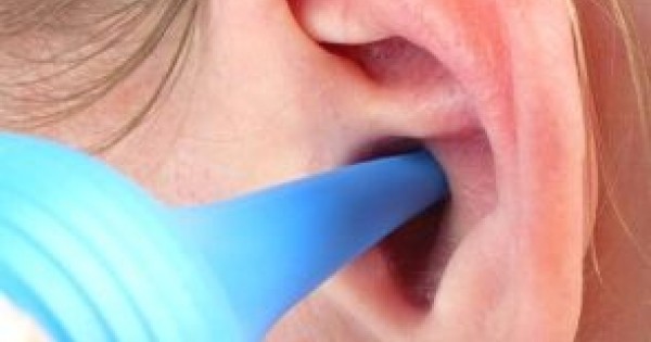 ¿Cuál es la forma correcta y más saludable de limpiarse los oídos?