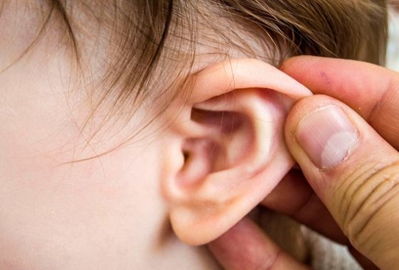 ¿Cuál es la forma correcta y más saludable de limpiarse los oídos?